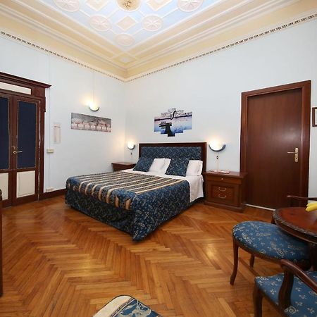 Tibullo Guesthouse Rome Bagian luar foto