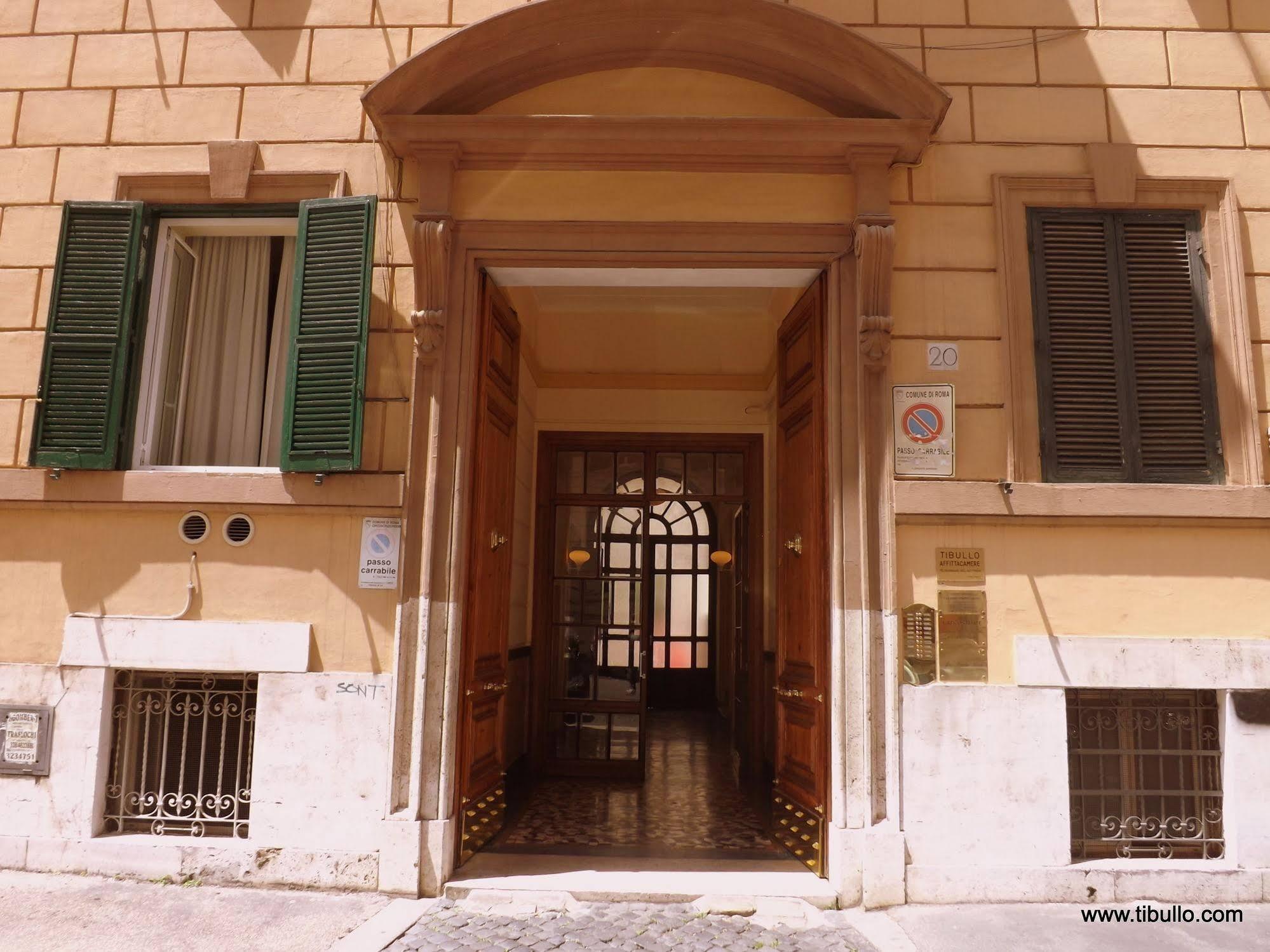 Tibullo Guesthouse Rome Bagian luar foto