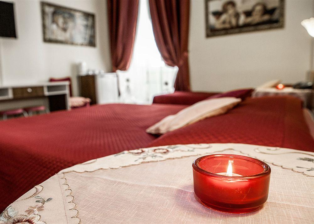 Tibullo Guesthouse Rome Bagian luar foto