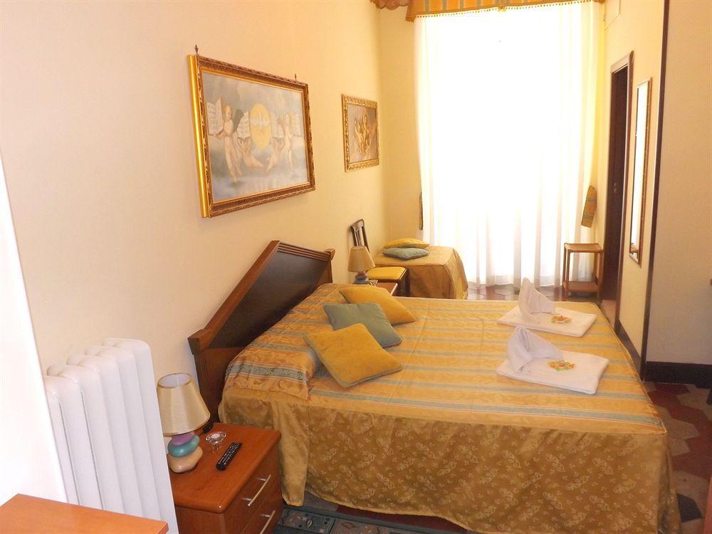 Tibullo Guesthouse Rome Bagian luar foto