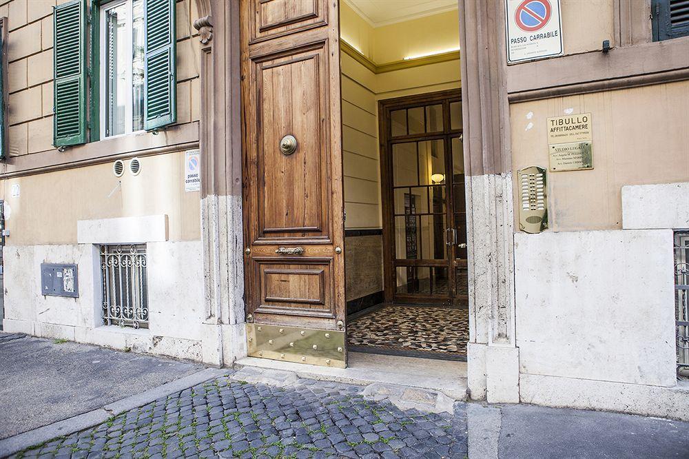Tibullo Guesthouse Rome Bagian luar foto