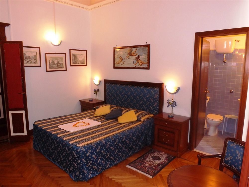 Tibullo Guesthouse Rome Bagian luar foto