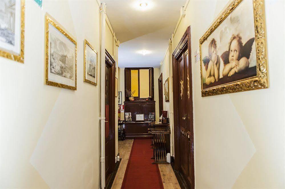 Tibullo Guesthouse Rome Bagian luar foto
