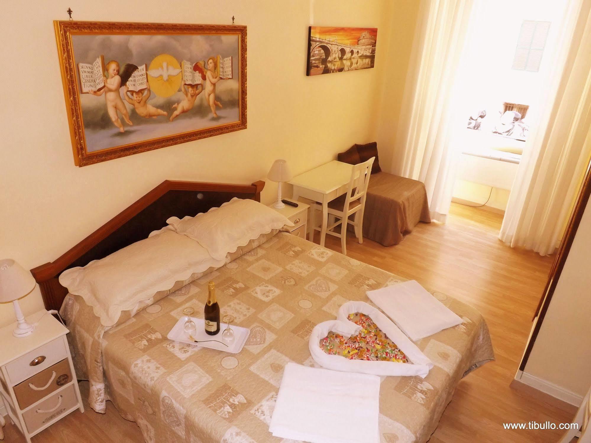 Tibullo Guesthouse Rome Bagian luar foto