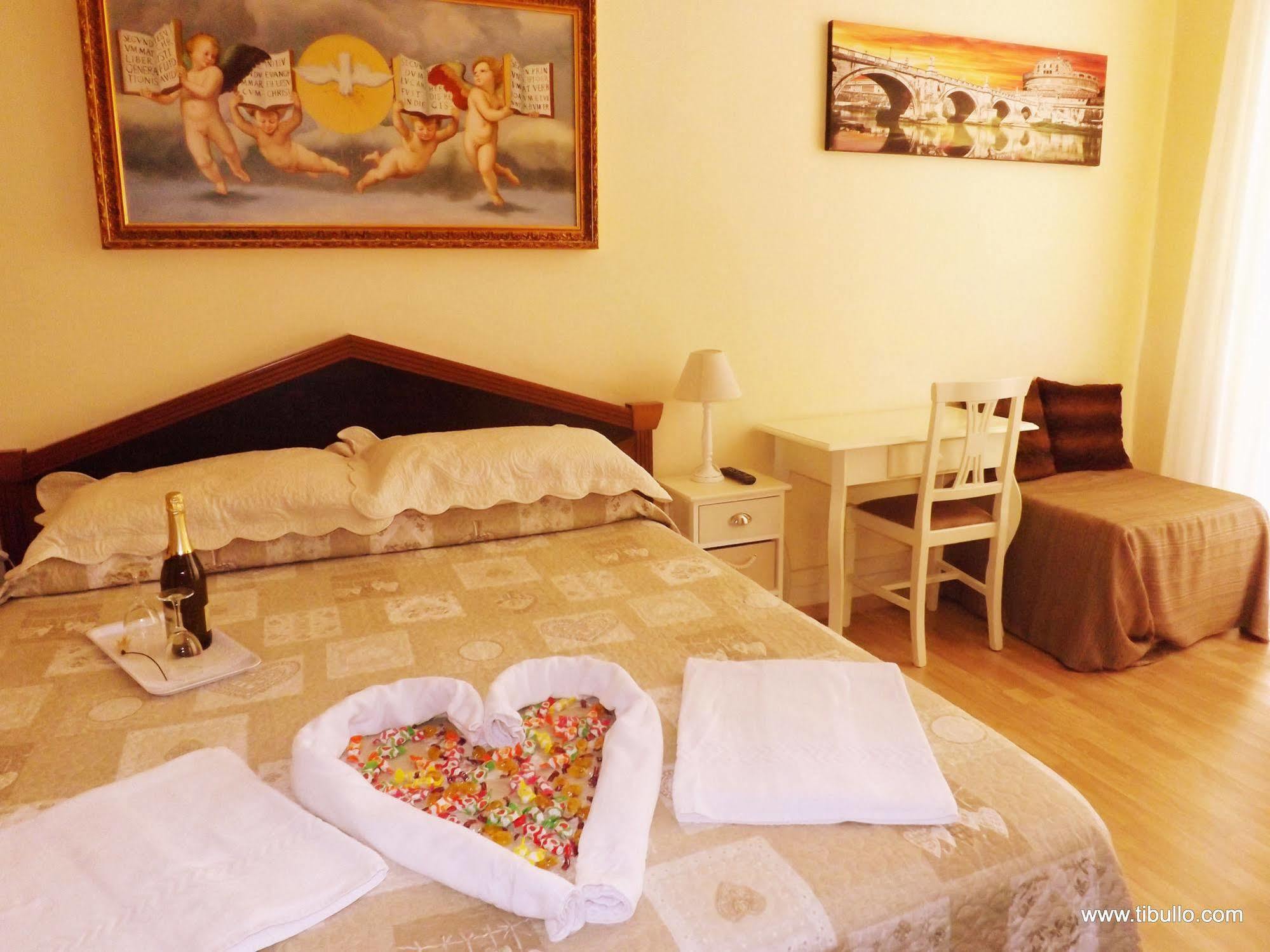 Tibullo Guesthouse Rome Bagian luar foto