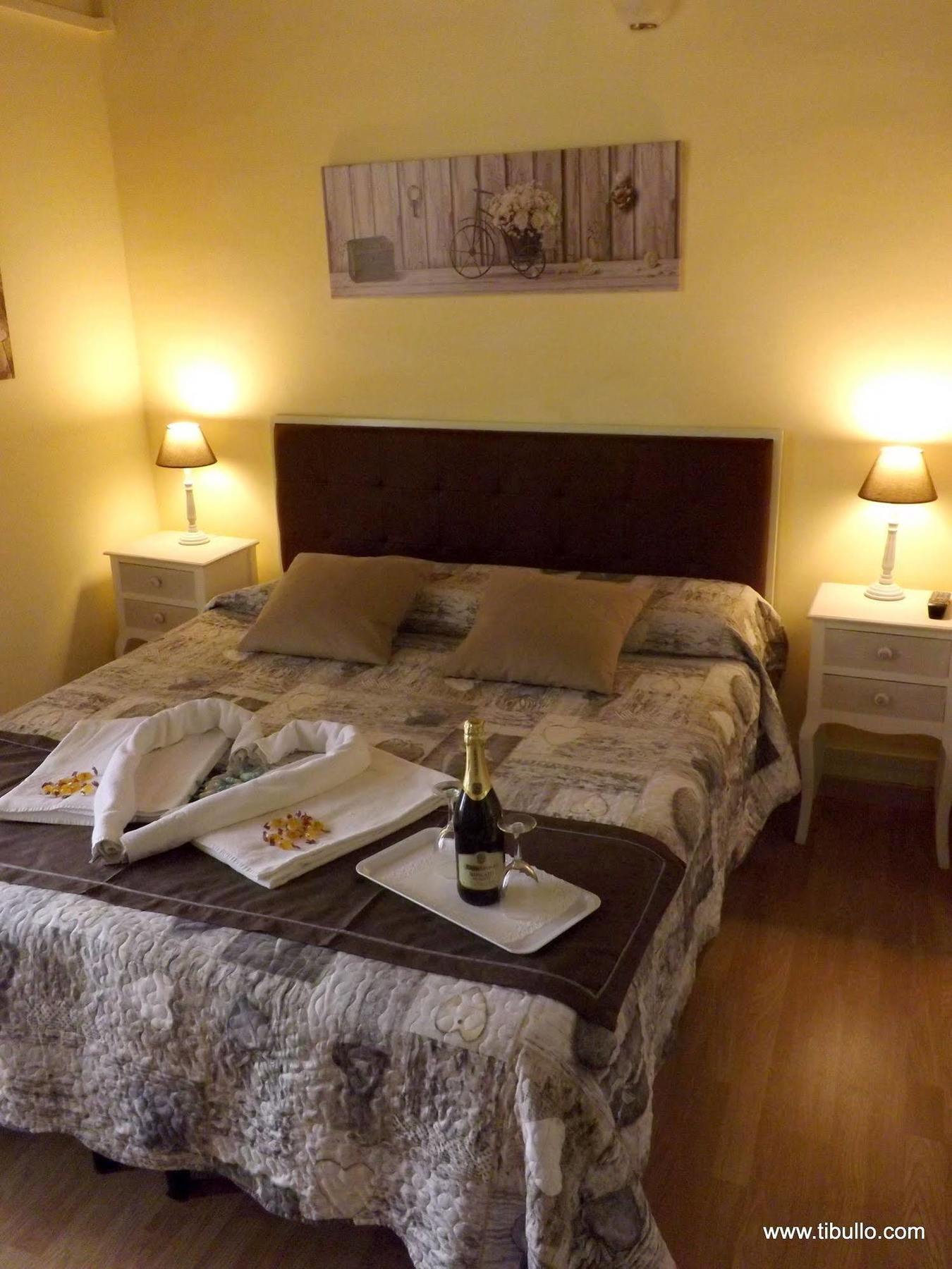 Tibullo Guesthouse Rome Bagian luar foto