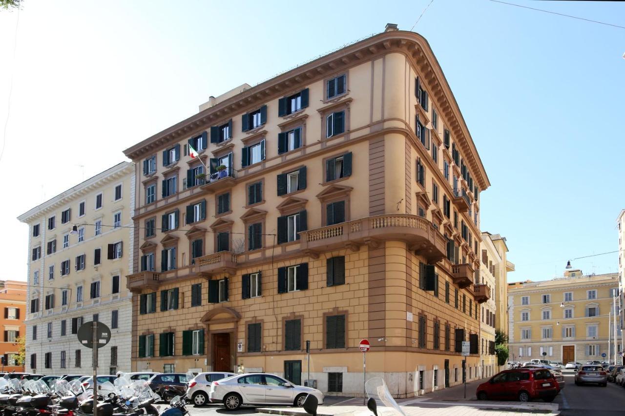 Tibullo Guesthouse Rome Bagian luar foto